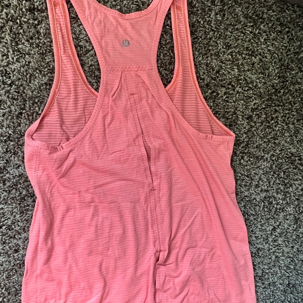 Lululemon tank